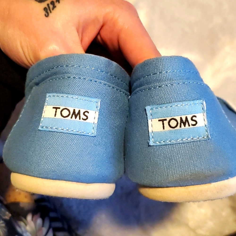 Blue Tom's - Picture 2 of 4